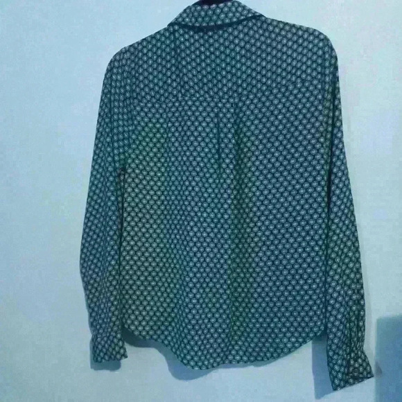 Love 21 blouse wrap and snap front blue and yellow print lightweight size M - Picture 5 of 5